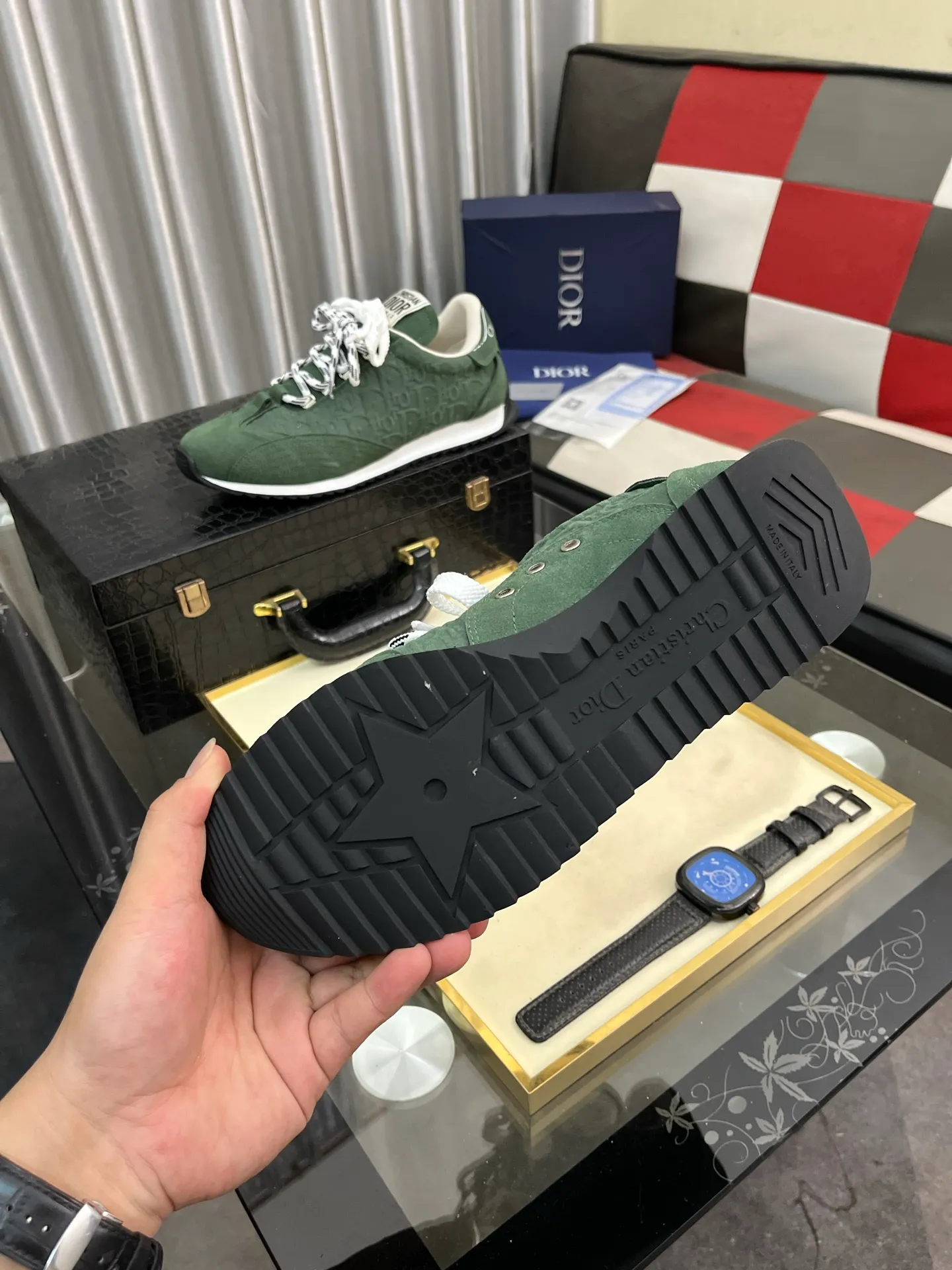 Men's shoes 💰500⌚️⌚️Dior original quality.~ Unique modern style sneakers. 🏃A must-have casual shoe for trendy men😍😍 Original brand imported from Italy, imported original leather, sheep lining (refuses to discolor and grind feet) Sole: Original sole provided by the original factory, French lazy style design ⚠️Fit to the feet, original quality, super comfortable original sole. Just like shooting the real thing 🎬The real thing is better Code number: 38-446️⃣Colors available